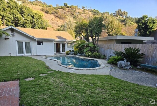 Building Photo - 1481 Benedict Canyon Dr Rental