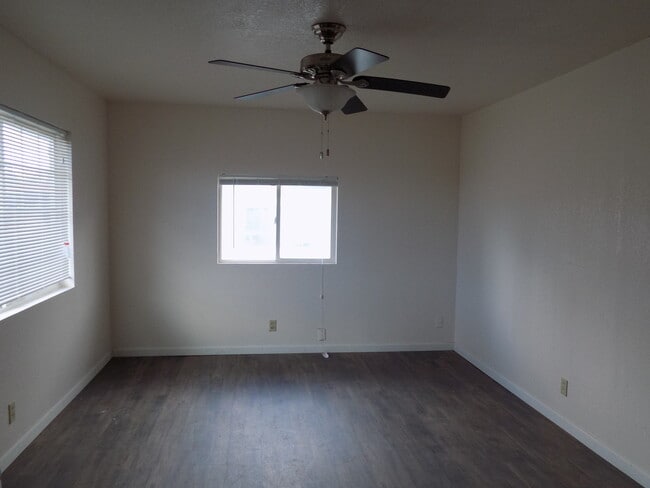 Photo - 1865 Hope St