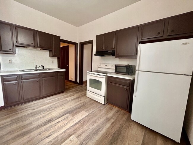 Building Photo - 415-417 Locust St Unit Apt 2