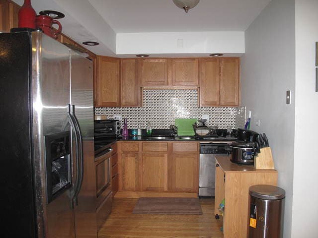 kitchen - ss appliances - 820 Austin N Blvd Unit 2NW