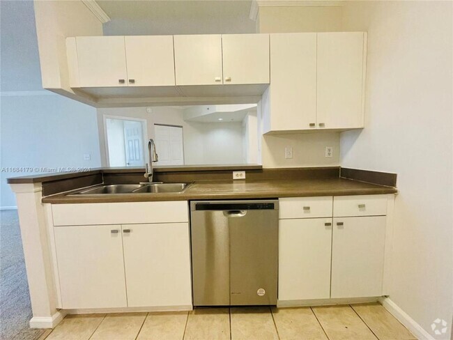 Building Photo - 3 bedroom in Sunny Isles Beach FL 33160 Unit 3304 Rental