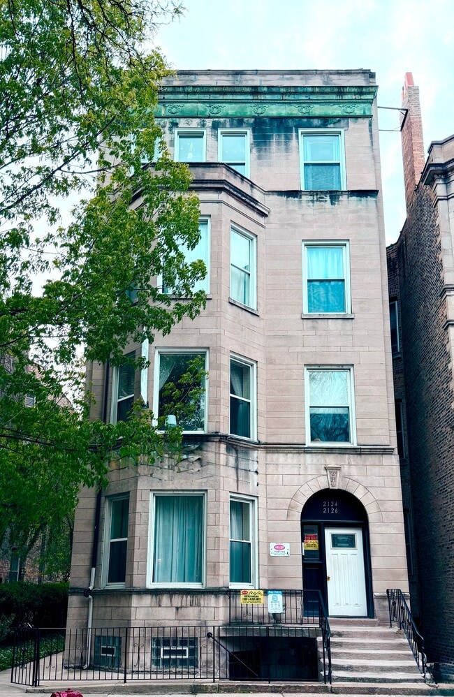 (4) Four Bed DePaul Location ** Video tour... - (4) Four Bed DePaul Location ** Video tour... Apartment Unit # 1