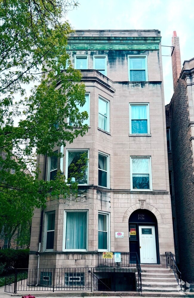 Building Photo - (4) Four Bed (2) Bath in Lincoln Park Move... Unit # 3 Rental