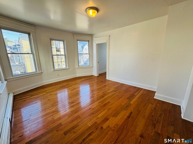 32 Walnut Ave Unit 2