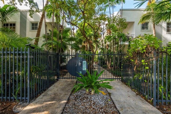 Photo - 728 Lenox Ave Unit A8