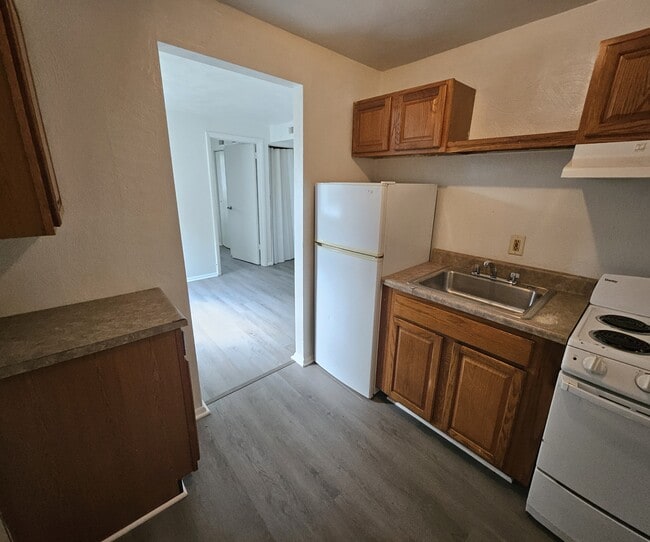 Building Photo - 1023 Wallace Ave Unit 4
