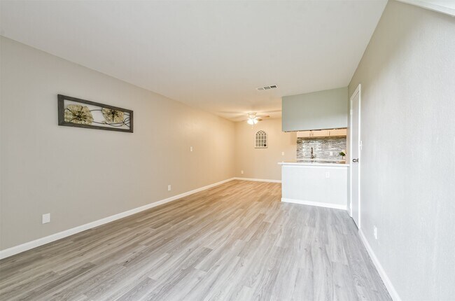 Photo - 2501 Gulf Fwy Unit 263
