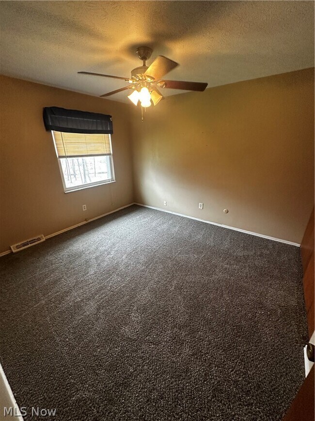 Photo - 3747 Iona Ave