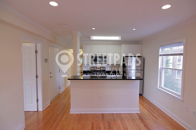 Building Photo - 1 Langdon Sq