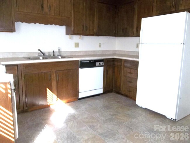 Photo - 2141 Selwyn Ave Unit 103