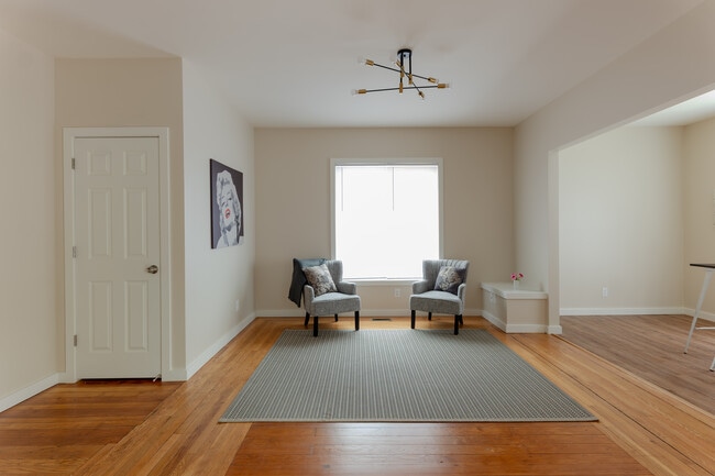 Photo - 718 Hazelwood St Unit 1