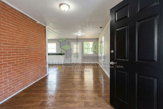 Photo - 1917 Watkins Dr