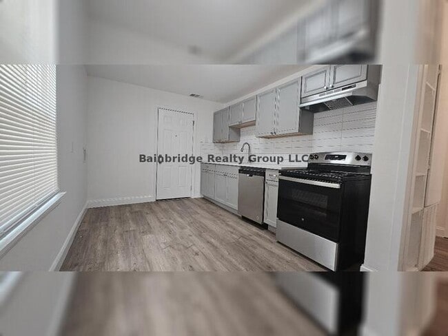 Photo - Charming Remodeled Gem in Southwest Fort W...