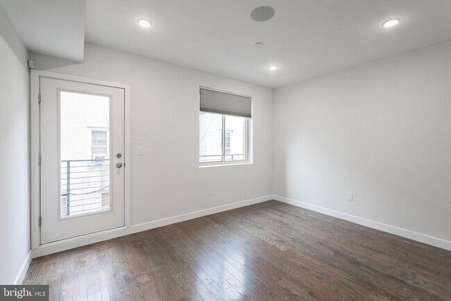 Photo - 627 W Oxford St Unit 2