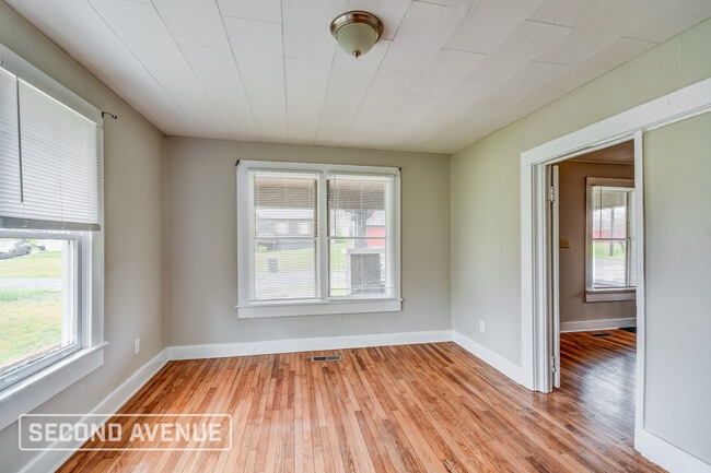 Photo - 720 72nd St S