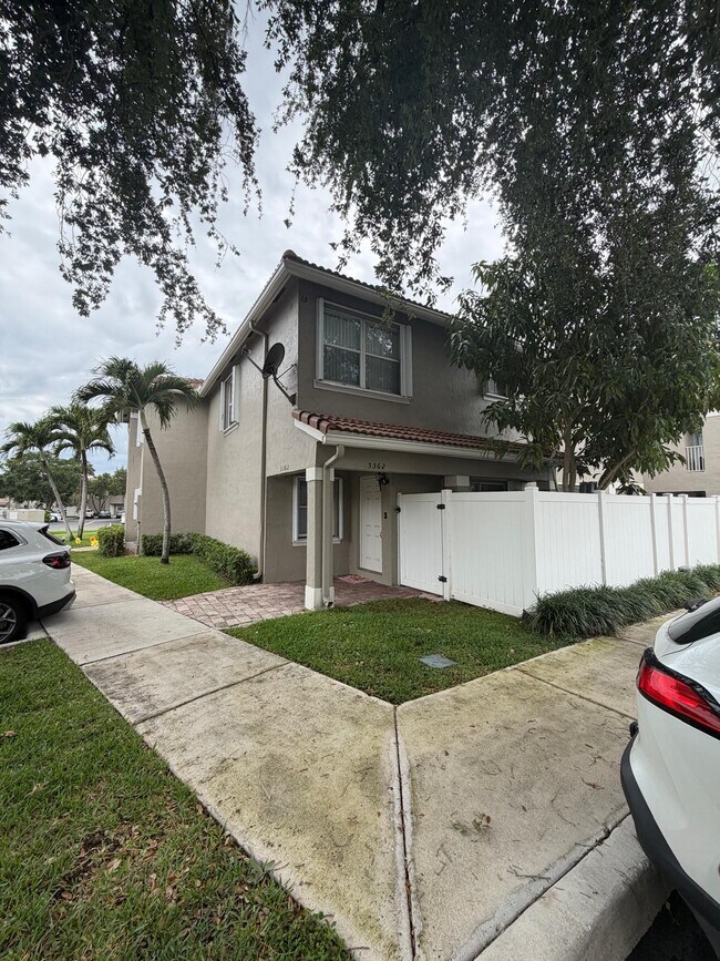 5362 SW 125th Ave