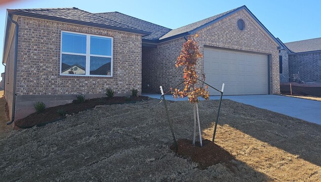 New 4 bedroom 2 bath home in Edmond schools - New 4 bedroom 2 bath home in Edmond schools