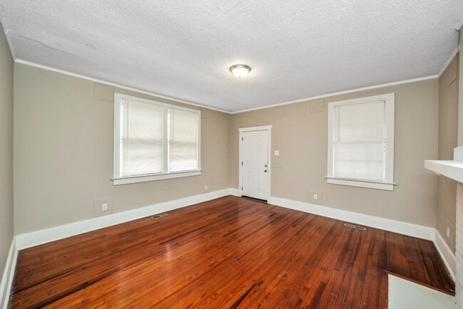 Photo - Updated 2-Bedroom Duplex – $890/month | Ta...