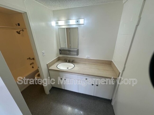 Photo - 1301 Lusitana St Unidad 809