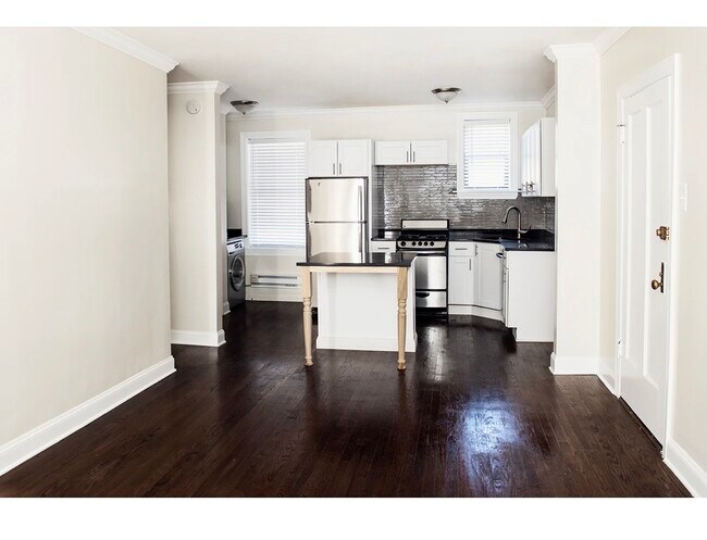 Photo - 3841 N Greenview Ave Unit 3W