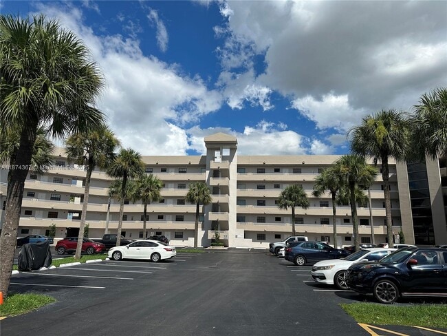 Building Photo - 15969 NW 64th Ave Unit 507 Rental