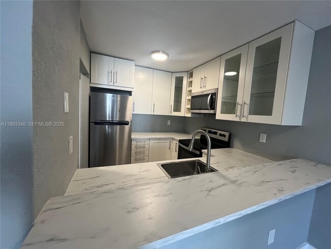 Photo - 8145 NW 7th St Unidad 221