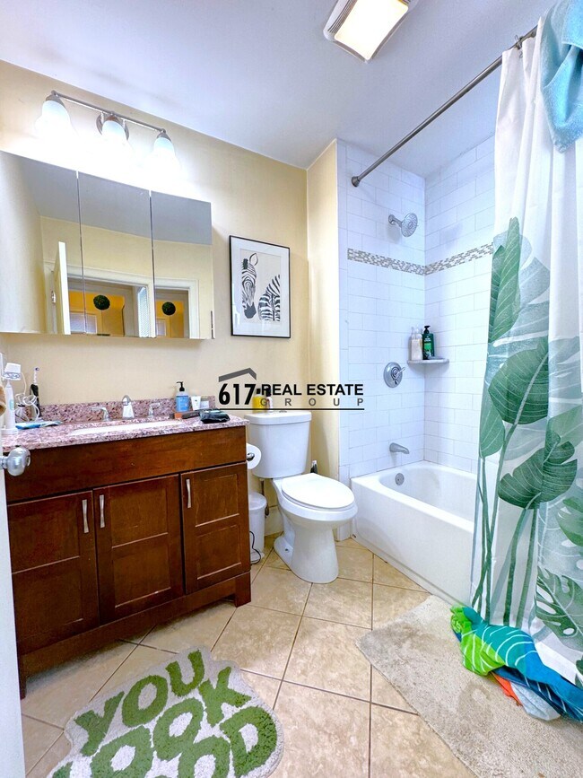 Photo - 25 Lothrop St Unit 1