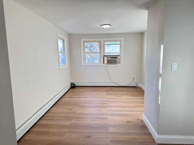 Photo - 129 Spring Ln