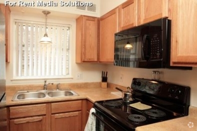 Interior Photo - Village Of Greenbriar Rental