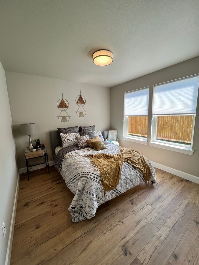 Photo - Private One Bedroom Unattached ADU with Fu...