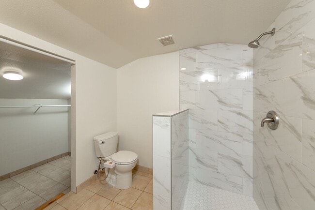 Photo - Studio in Oceanside!