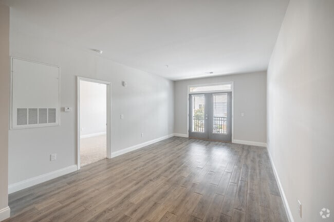 1BR, 1BA - 752SF - Living Room