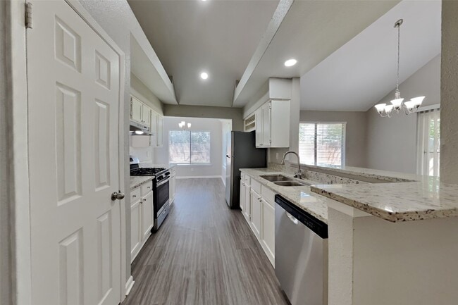 Photo - 7323 Livery Ln