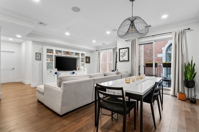 Photo - 10-14-14 Sydney St Unit 3