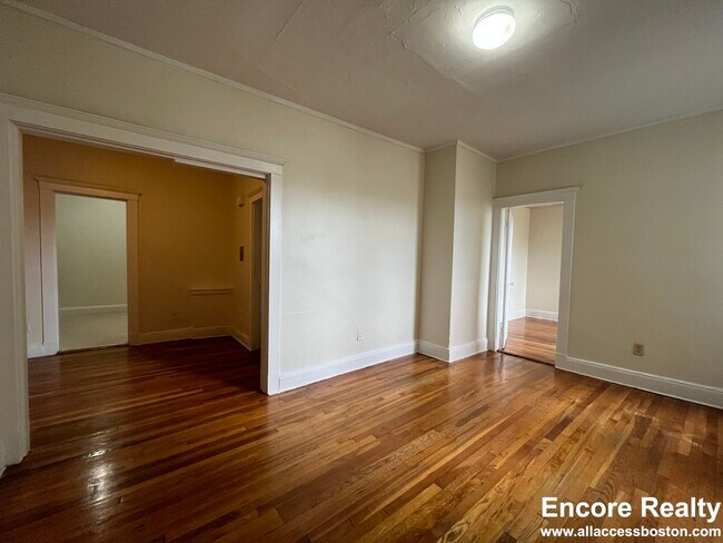 Photo - 1630 Commonwealth Ave Unidad 11