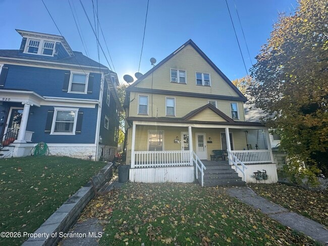 Building Photo - 916-918 Grandview St