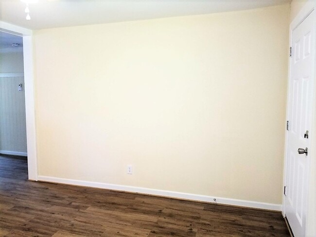 Photo - 142 Booker St