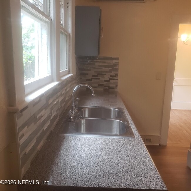 Photo - 2575 Haldumar Terrace