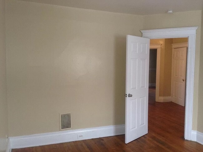 529 Parsells Ave Unit 1-Down 1st Floor