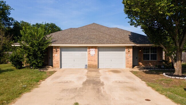 Photo - 1404 Chips Dr