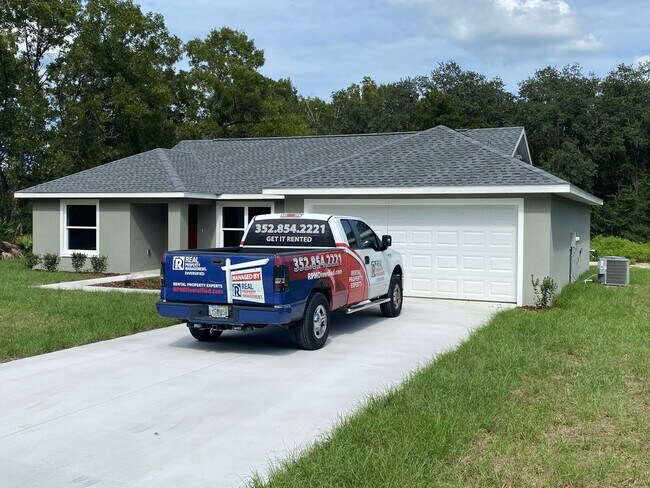 Photo - Beautiful  Home - 3/2/2 **WON"T LAST**