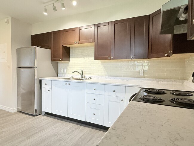 Photo - 20 Bradmon Dr Unit 102