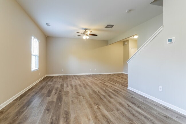 Photo - 531 Dianne Ct