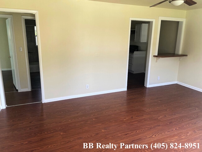 Photo - 4620 E 4th St