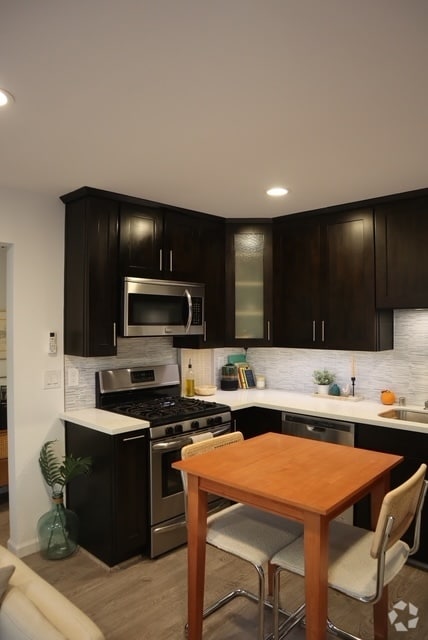 Building Photo - 219 42nd St Unit 219 Rental