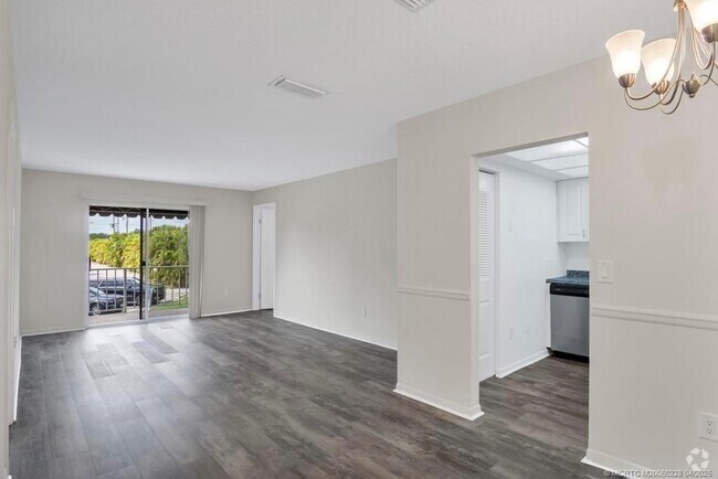 Building Photo - 950 S Kanner Hwy Unit C21 Rental