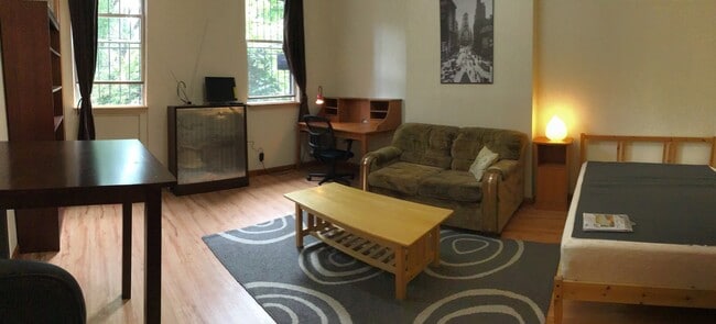 Building Photo - 122 India St Unit 2B Rental