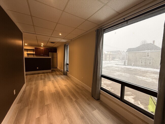 Photo - 400 Lutz St Unité B