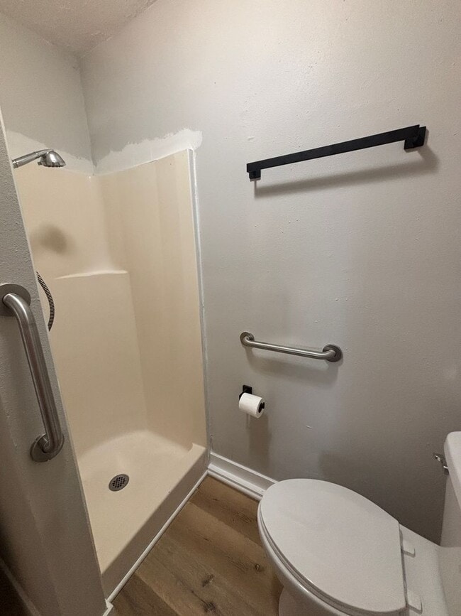 Photo - Newly Renovated 2 Bed 1 Bath Apt Available Now!