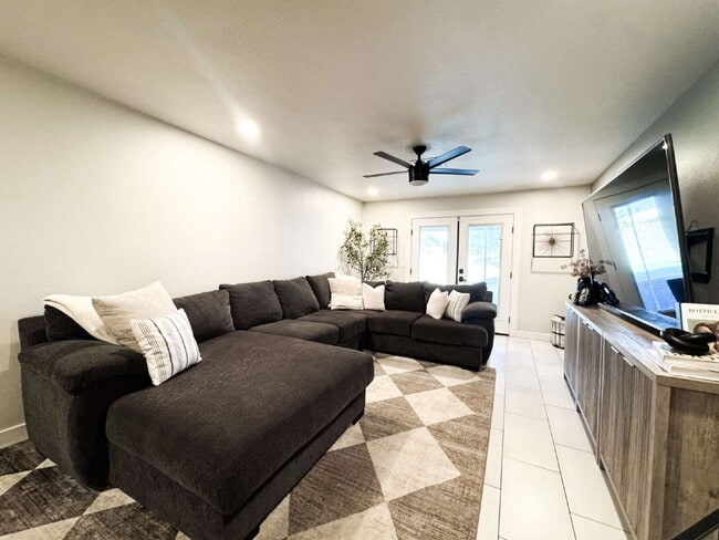 Photo - "Newly Renovated 3-Bed, 2-Bath Condo in Yuma!"